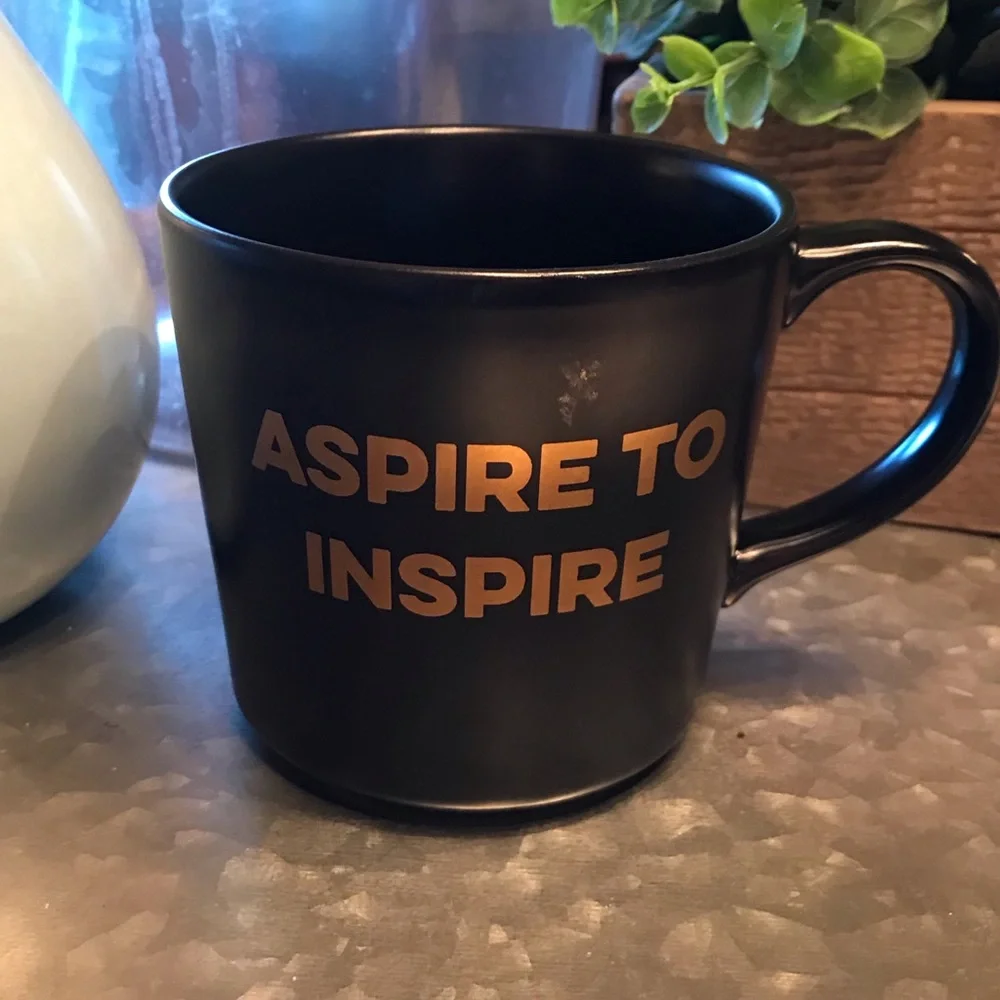 Williams Sonoma Feed 6 Coffee Mug